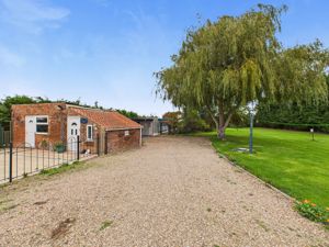 Cattery and Grounds- click for photo gallery